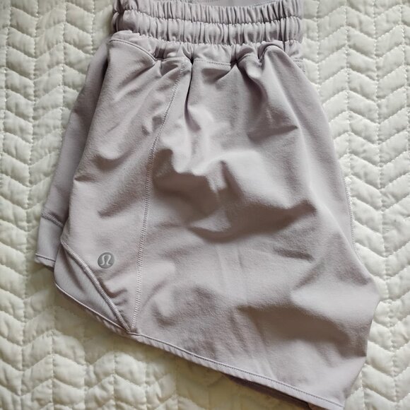 Lululemon Women's Lavender Dew Hotty Hot Low Rise Lined Athletic Shorts Size 4 - Picture 4 of 6
